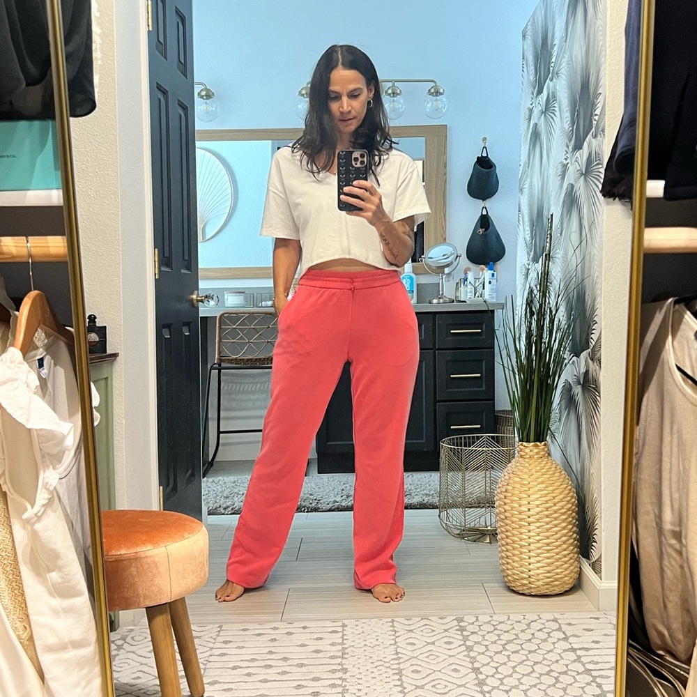 Lulu lemon pants.